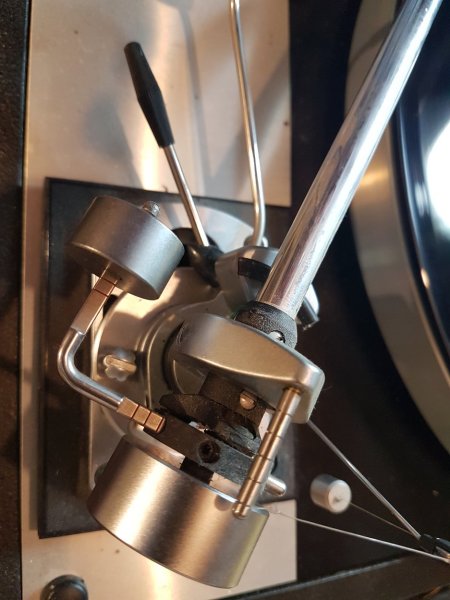 SME 3000 series, a classic tonearm and still high in demant. 